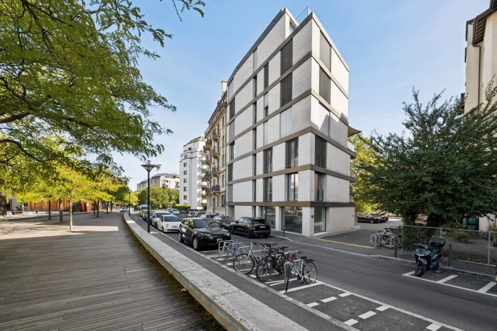 Exclusivité ! Bel appartement contemporain avec terrasse au centre ville