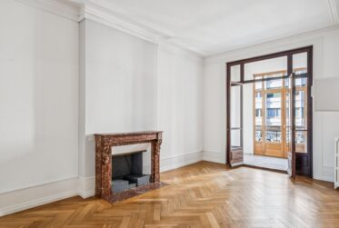RARE ! Appartement de 5 pièces d’environ 128 m² au 2ème étage – Eaux-Vives
