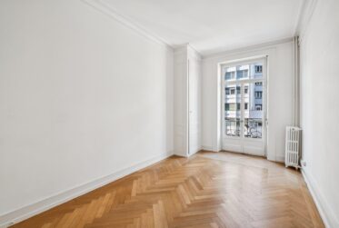 RARE ! Appartement de 5 pièces d’environ 128 m² au 2ème étage – Eaux-Vives