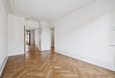 RARE ! Appartement de 5 pièces d’environ 128 m² au 2ème étage – Eaux-Vives