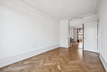 RARE ! Appartement de 5 pièces d’environ 128 m² au 2ème étage – Eaux-Vives